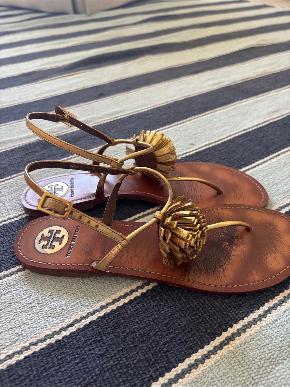 Tory Burch Cherilyn T Strap Sandals Gold size 9 - Picture 5 of 10